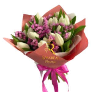 Ramo de 15 tulipanes blancos con gypsophila rosada y envoltorio elegante
