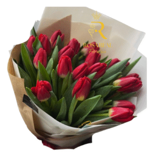 Ramo de 20 tulipanes rojo vibrante con follaje verde, envuelto en papel kraft y lazo
