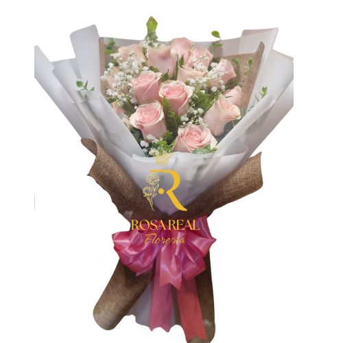 Ramo de 12 rosas delicada en arpillera
