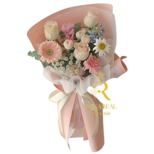 Ramo sutil surtido de flores frescas con presentación delicada