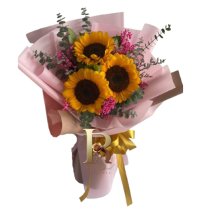 Ramo de 3 girasoles frescos en envoltorio rosado fino en Santiago - Rosa Real