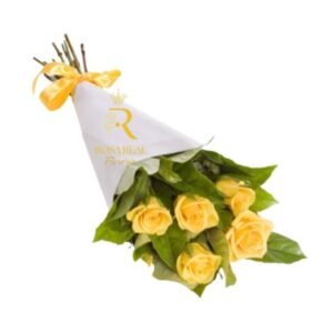 Ramo de 5 rosas amarillas frescas en envoltorio fino en Santiago - Rosa Real
